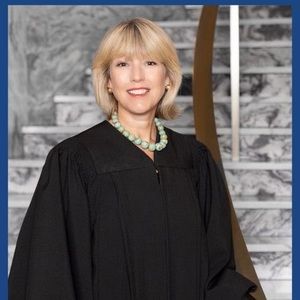 Meet your Posher, Julie